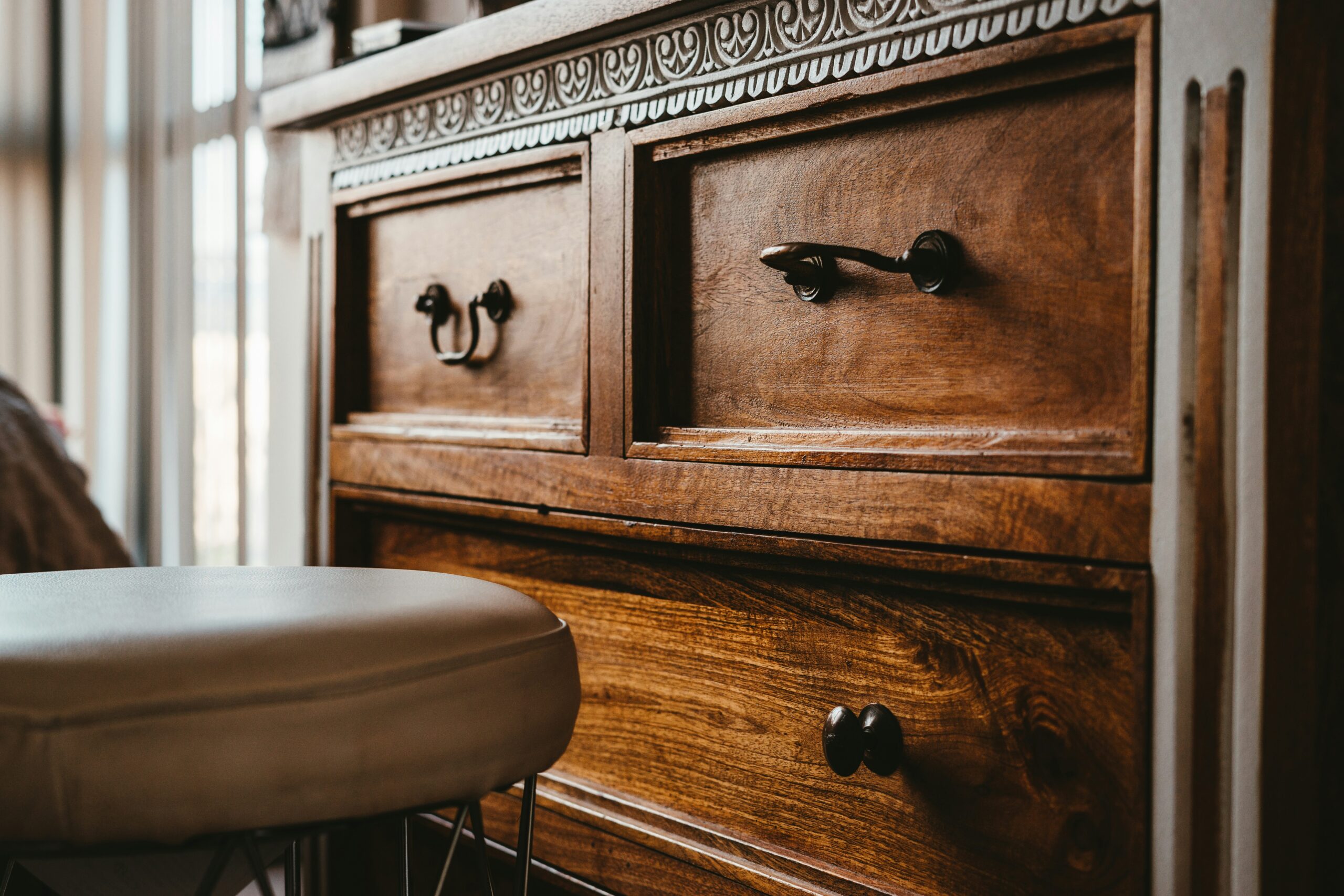 Vieille armoire pouvant retenir la mémoire du passé