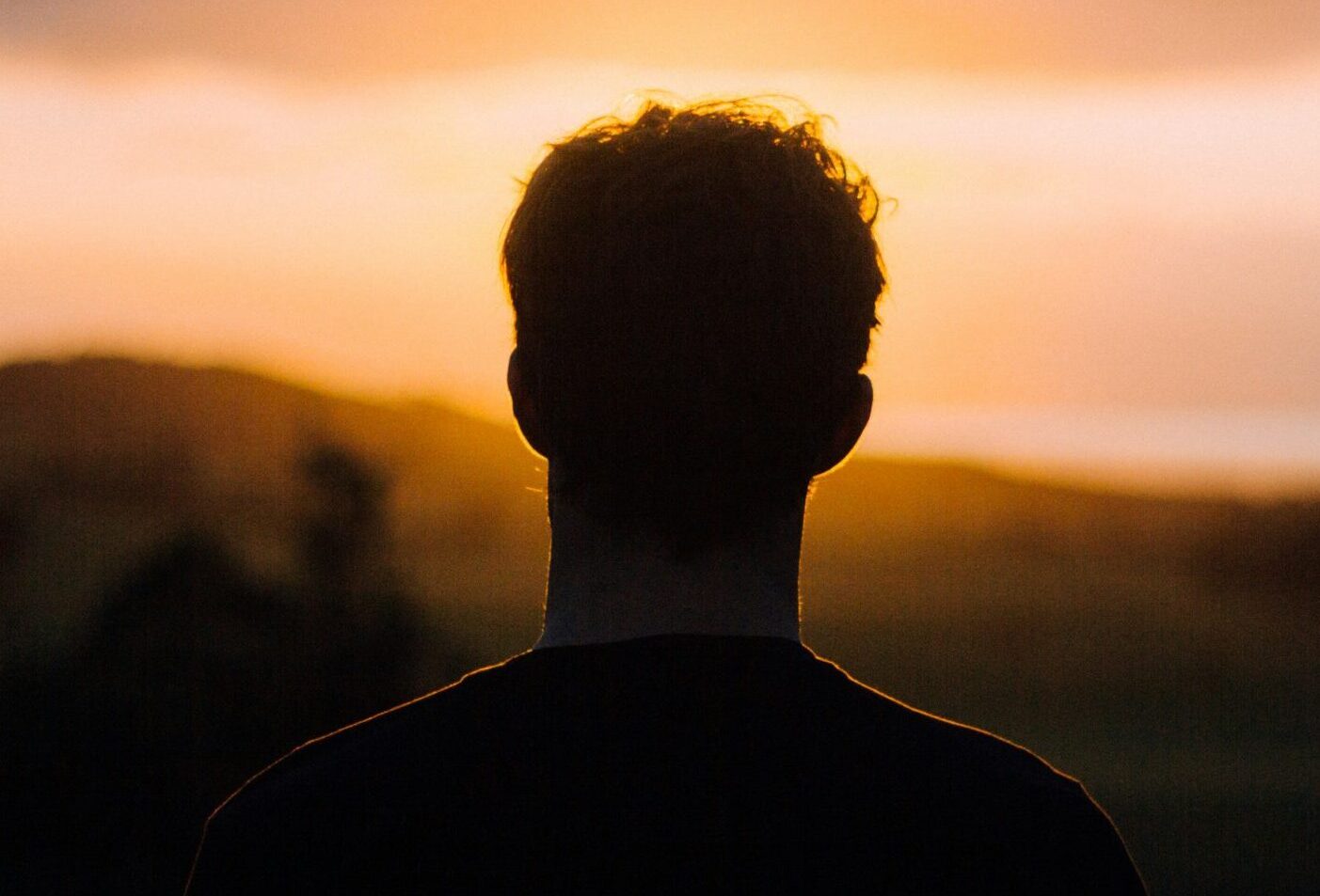 image d'illustration de la personne à l'aide d'une silhouette